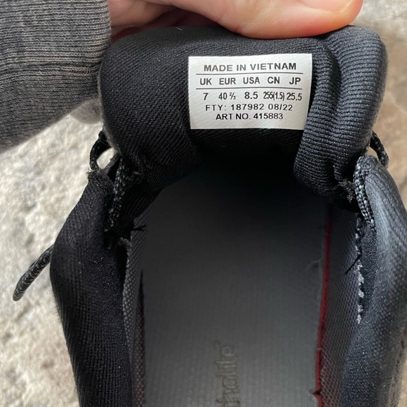 Like new! Salomon Women's shoe WATERPROOF - Gore-tex
Hiking Shoes Trail Running - Picture 3 of 4